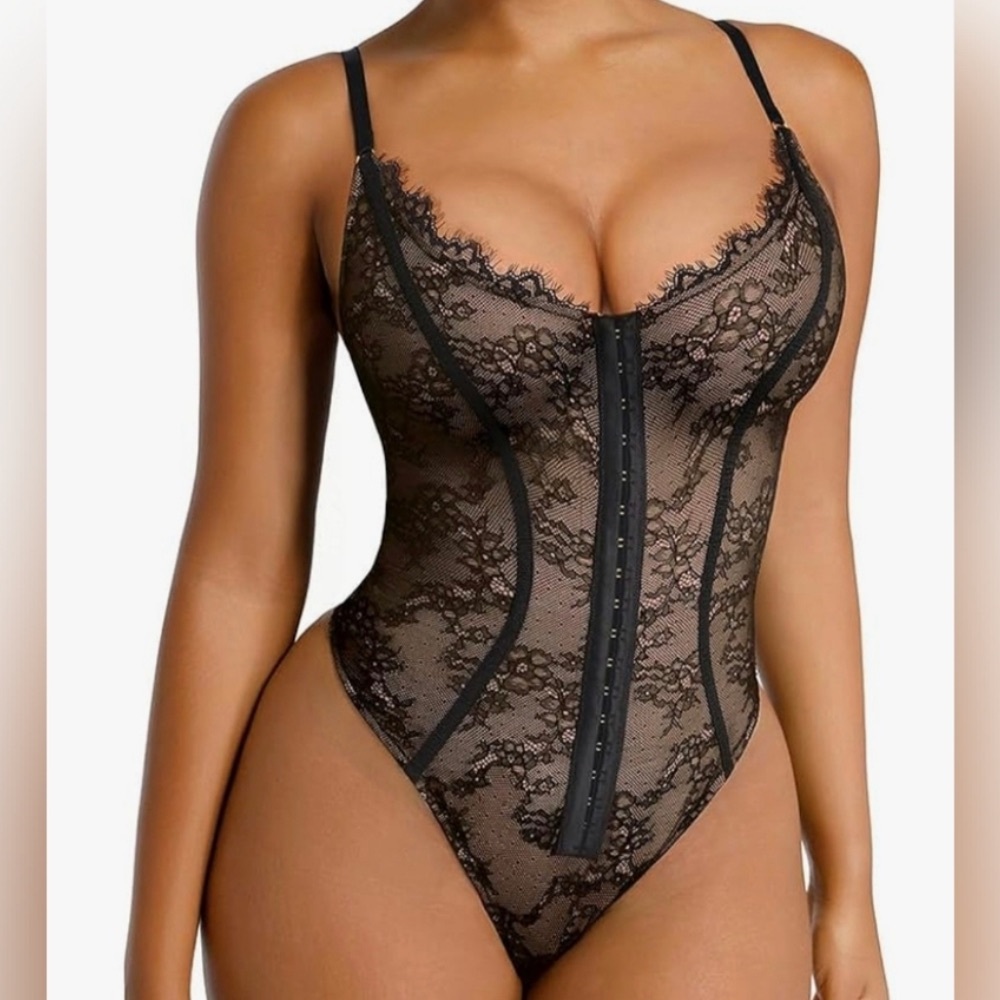 SHAPELLX Lace Bodysuit Shape wear For Tummy Control NWT Size S
